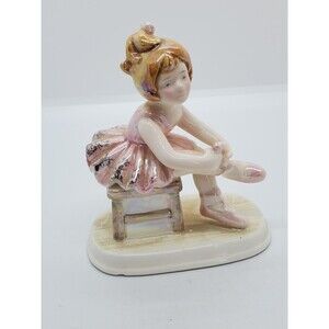 Vintage Napcoware Twinkle Toes Girl Ballerina Figurine #1842 Bowing With Flowers